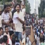 धाराएं लगाने के बावजूद भी देहरादून के परेड ग्राउंड में इक्कठा हुए बड़ी संख्या में आक्रोशित युवा,उत्तराखंड बेरोजगार संघ का सचिवालय कूच